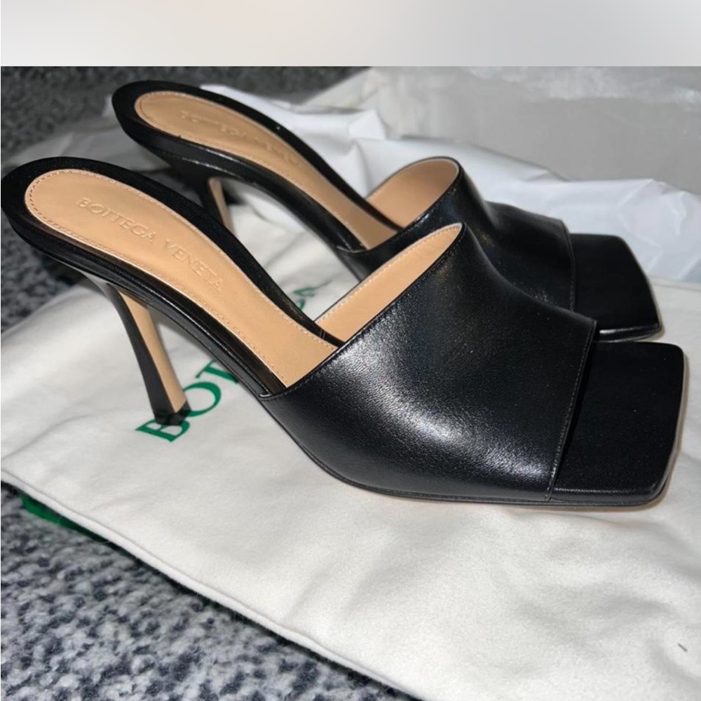 Bottega Veneta Black Leather Heels